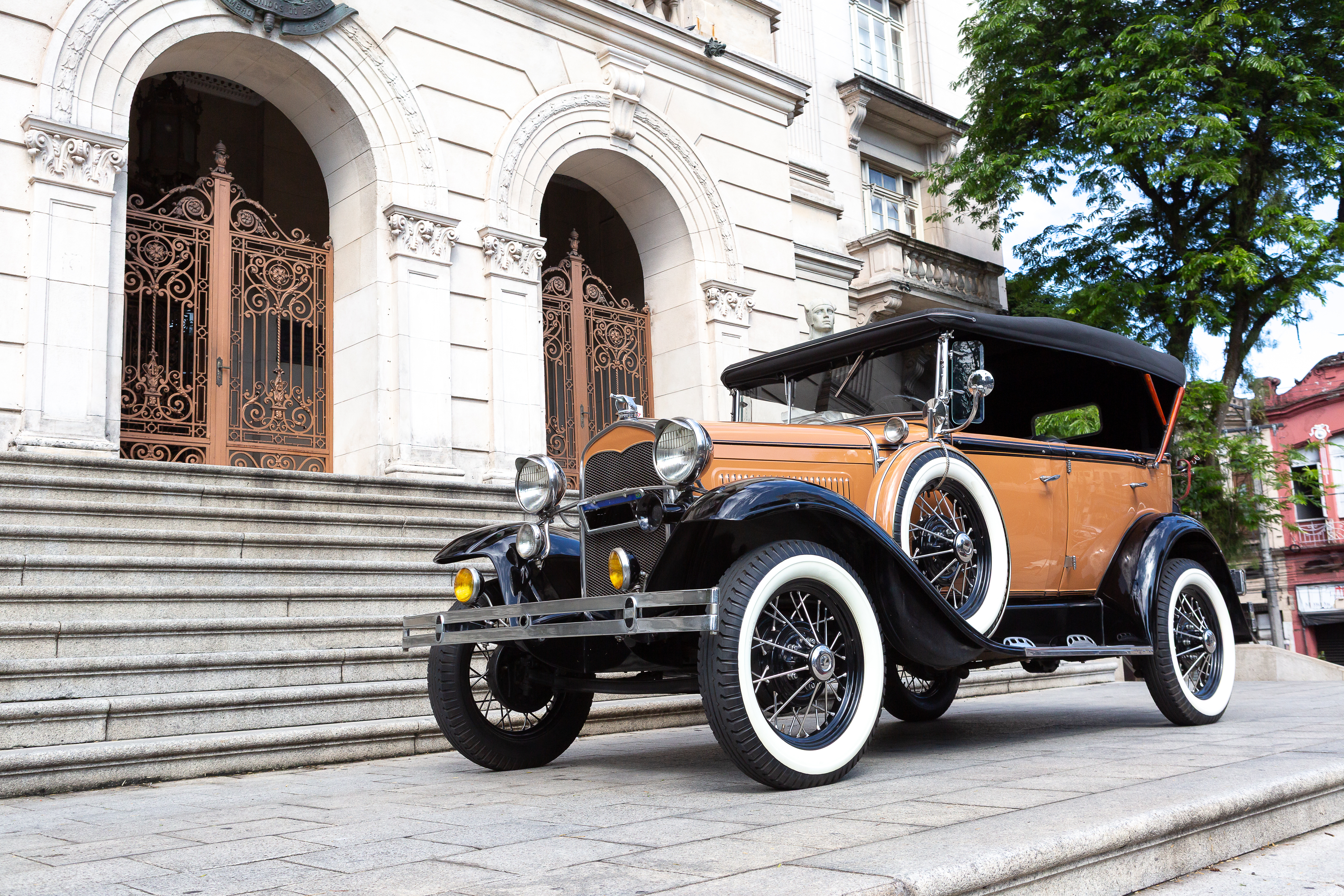 1930 luxury cars header